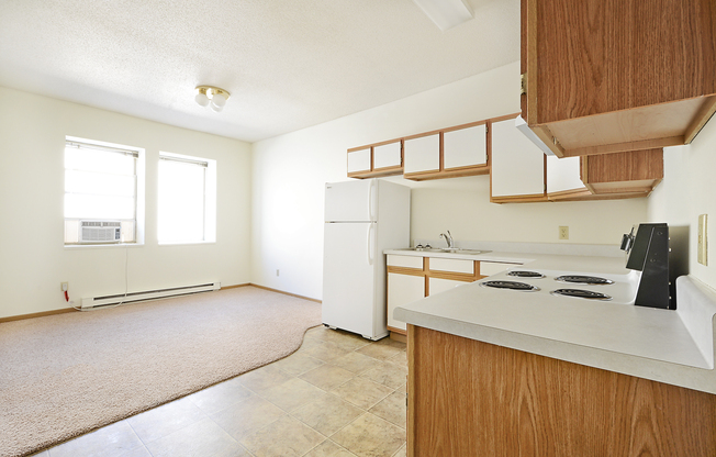 1 bed, 1 bath, $745, Unit 5