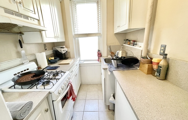 1 bed, 1 bath, 650 sqft, $2,950, Unit 25