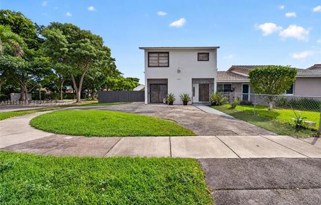 11510 SW 5th St # 11510, Sweetwater, FL 33174
