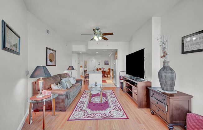1 bed, 1 bath, $1,925, Unit # 811
