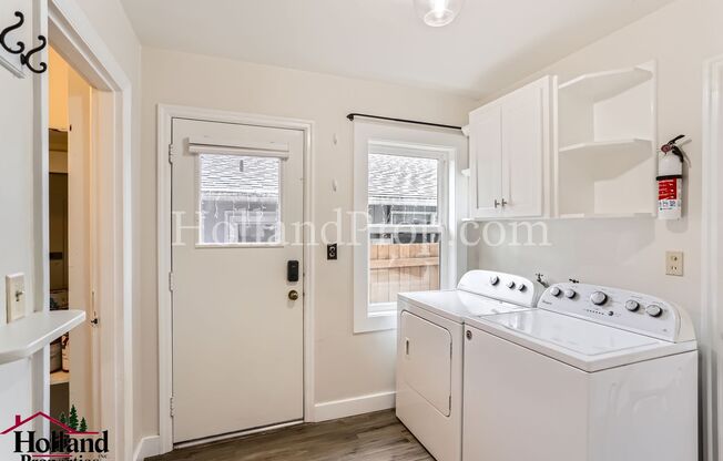 3 beds, 1 bath, 1,240 sqft, $2,295, Unit A