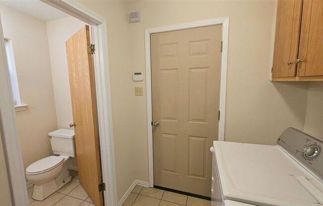801 Livingston Dr