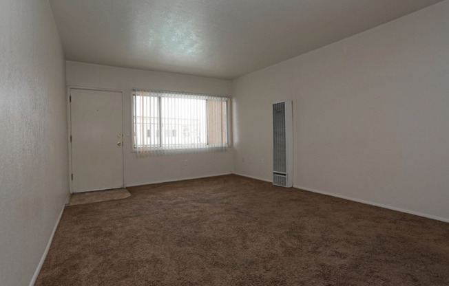 Studio, 1 bath, 400 sqft, $600, Unit 22-18 (UVS)