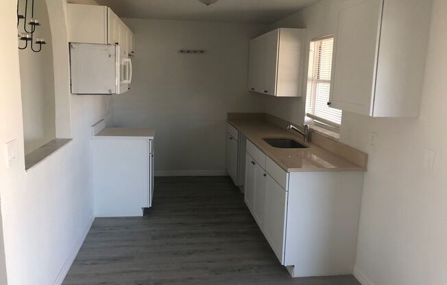 2 beds, 2 baths, 1,000 sqft, $1,350, Unit Unit B