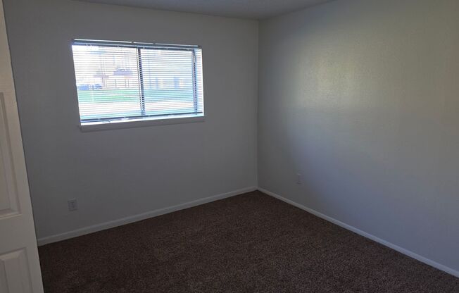 2 beds, 1 bath, 885 sqft, $750, Unit 110