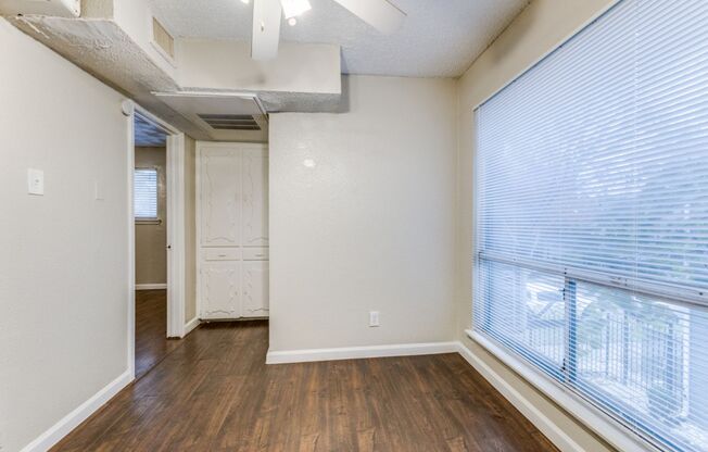 1 bed, 1 bath, 650 sqft, $1,050, Unit 206