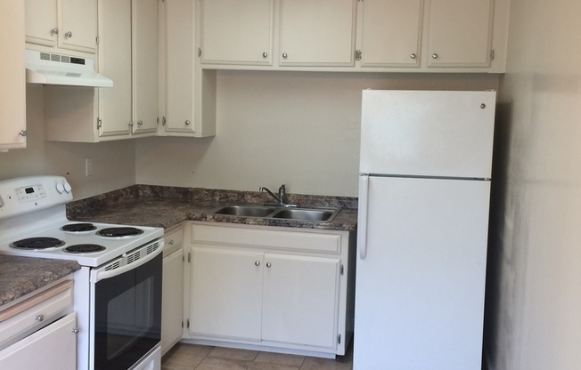 2 beds, 1 bath, $1,200