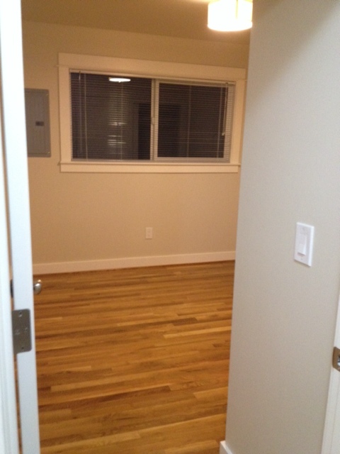 2 beds, 1 bath, $1,995, Unit 10