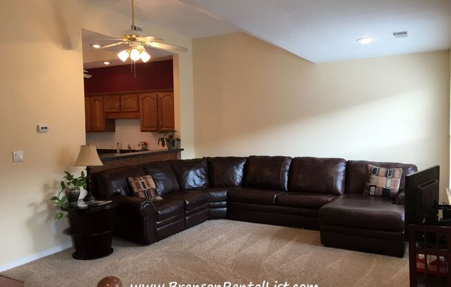 2 beds, 2 baths, $1,350, Unit Suite 31