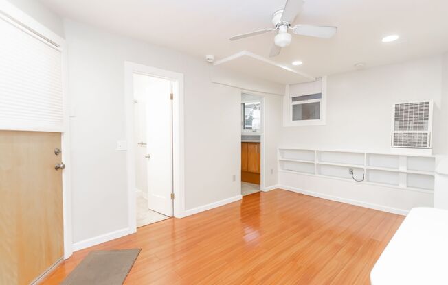 8 Yosemite Avenue