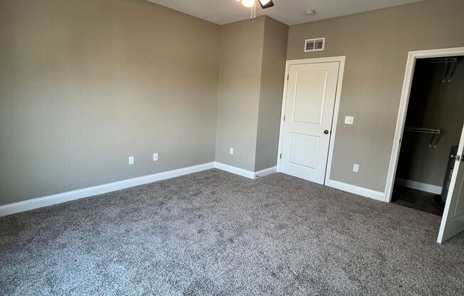 1 bed, 1 bath, 721 sqft, $885, Unit 721