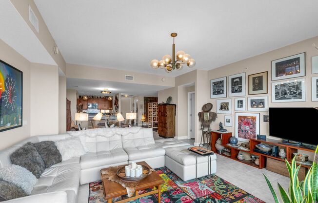 2 beds, 2.5 baths, $4,700