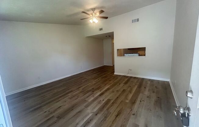 1 bed, 1 bath, 640 sqft, $925, Unit 3140-C