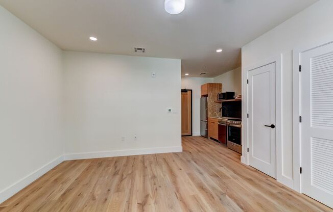 Studio, 1 bath, 358 sqft, $1,412, Unit 511