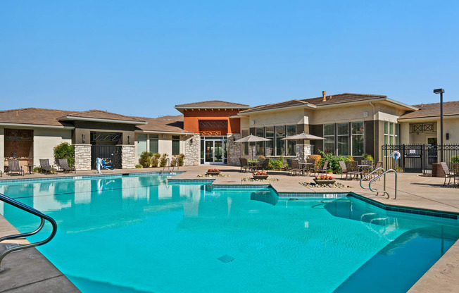 Quinn Crossing resort-style pool