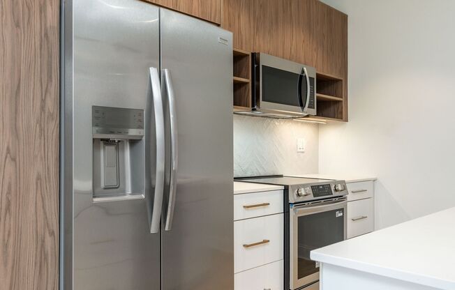 2 beds, 2 baths, 1,022 sqft, $2,795, Unit PH-16