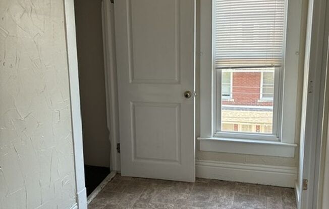 3 beds, 2.5 baths, 1,700 sqft, $1,650, Unit 1