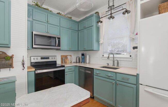 251 Charlotte St Unit B