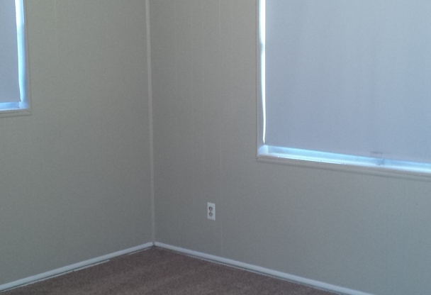 2 beds, 1 bath, $1,700