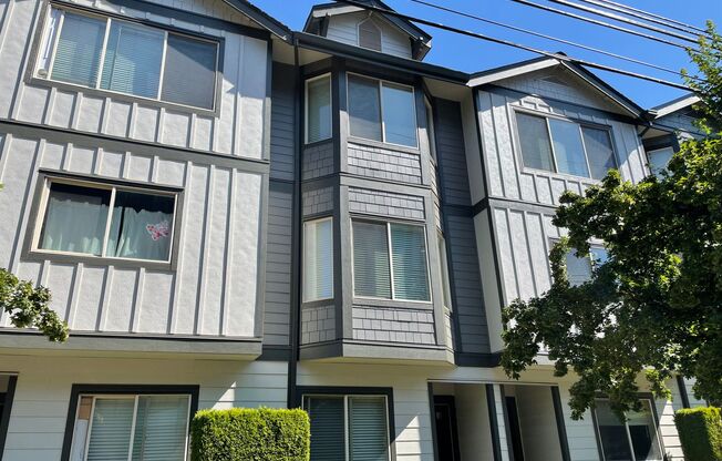 Available 2BR/2.5BATH Townhome with Garage and extra parking!