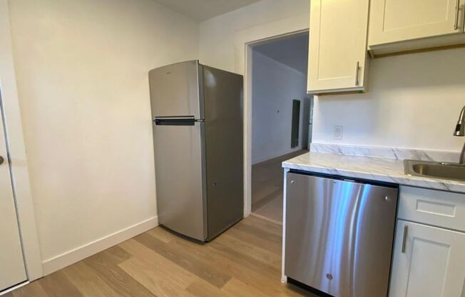 2 beds, 1 bath, 832 sqft, $3,050, Unit Unit 5