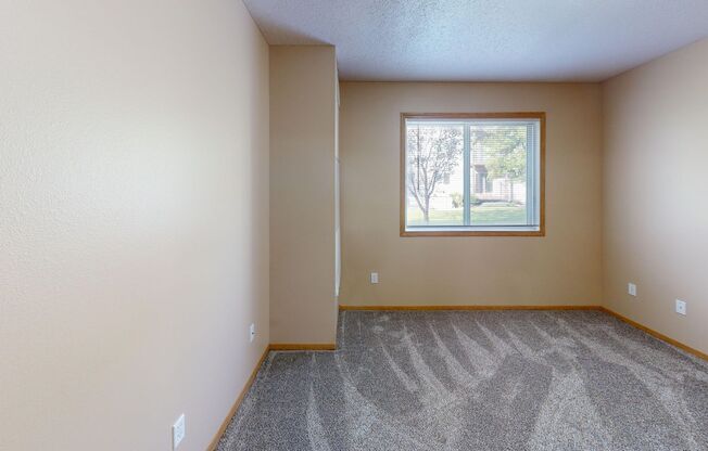 2 beds, 1 bath, 1,067 sqft, $1,195, Unit 3101-221