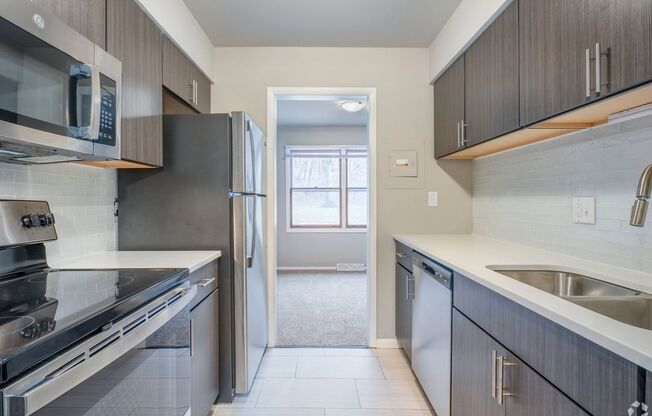 2 beds, 1 bath, 1,100 sqft, $1,995, Unit 3111-4