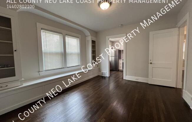 1614 LARCHMONT AVE