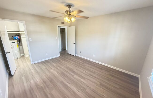 1 bed, 1 bath, 615 sqft, $1,050, Unit 801 Oakwood Villa