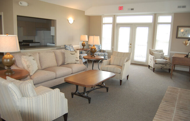 Contemporary Lounge Area at Hunters Pond Apartment Homes, Champaign, Illinois