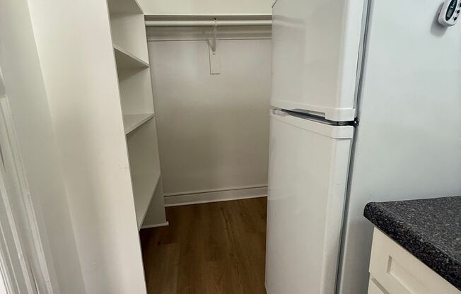 Studio, 1 bath, 275 sqft, $1,245, Unit 42