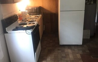 3 beds, 1 bath, $900