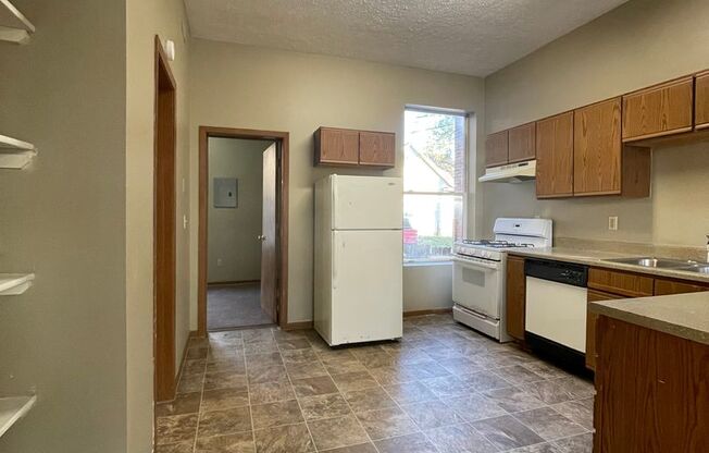 1 bed, 1 bath, 752 sqft, $800, Unit 1009 N 29th Street