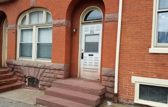 1 bed, 1 bath, $1,150, Unit 132 N. Prince St.