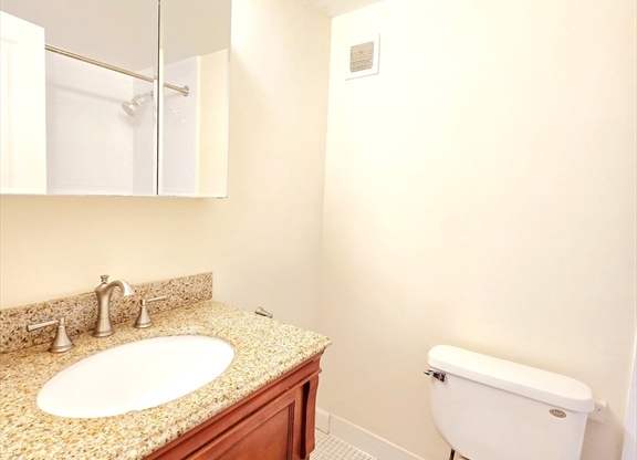 1 bed, 1 bath, 606 sqft, $2,250, Unit 318
