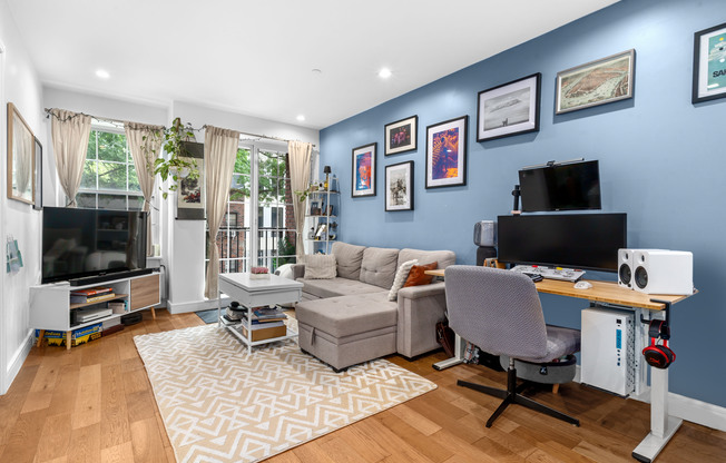 1229 PUTNAM AVE