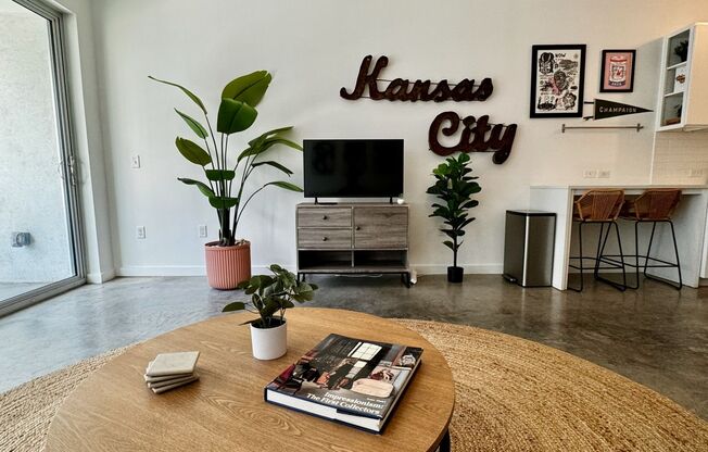 1 bed, 1 bath, 726 sqft, $1,460, Unit 210