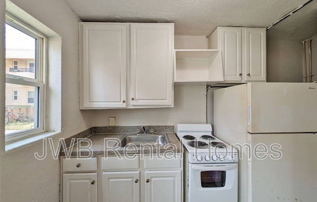 220 16 AVE N