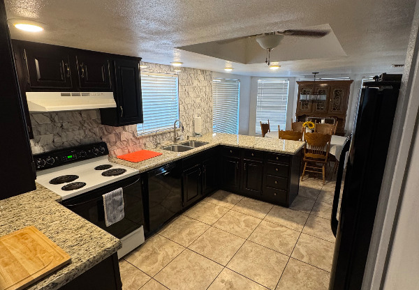 23 W HUNTER CIR