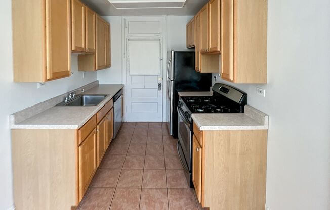 1 bed, 1 bath, 585 sqft, $1,635, Unit 1614-2E