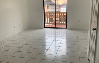 2261 W 53 ST