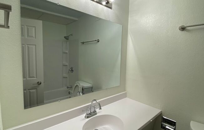Studio, 1 bath, $725, Unit #142