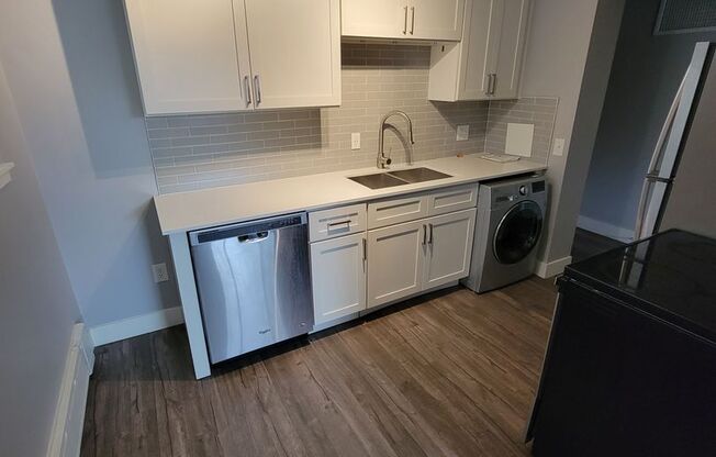 1 bed, 1 bath, 675 sqft, $1,195, Unit 14