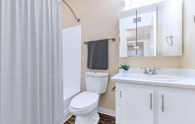 2 beds, 2 baths, 960 sqft, $1,558, Unit 201