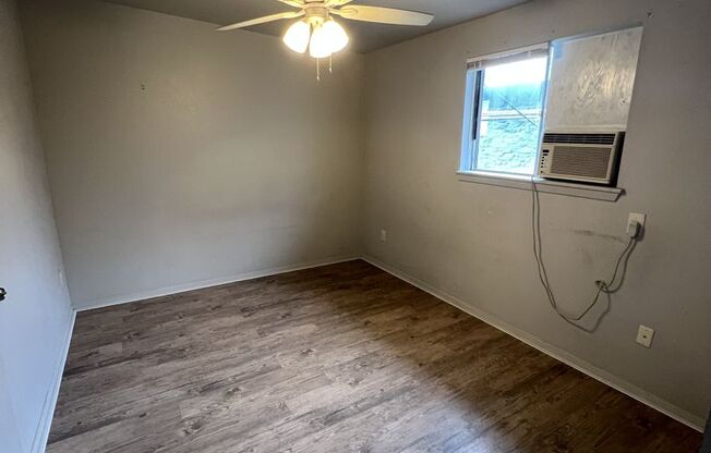 1bd/1ba Hyde Park Apartment