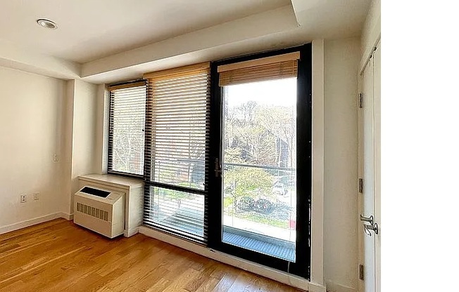 48 E 132 ST