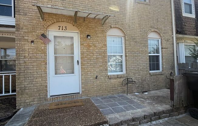 Beautiful 3-Bedroom, 2.5-Bathroom Townhouse Located in Virginia Beach