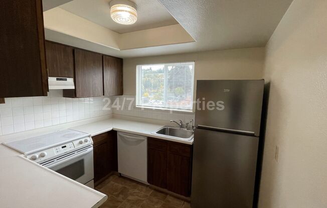 2 beds, 1 bath, $1,395, Unit Unit 4