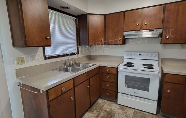 2 beds, 1 bath, 800 sqft, $1,550, Unit 2051-A