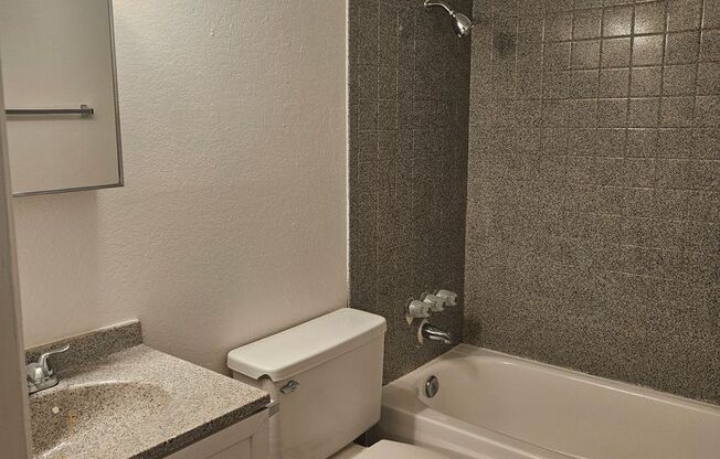 1 bed, 1 bath, 550 sqft, $679